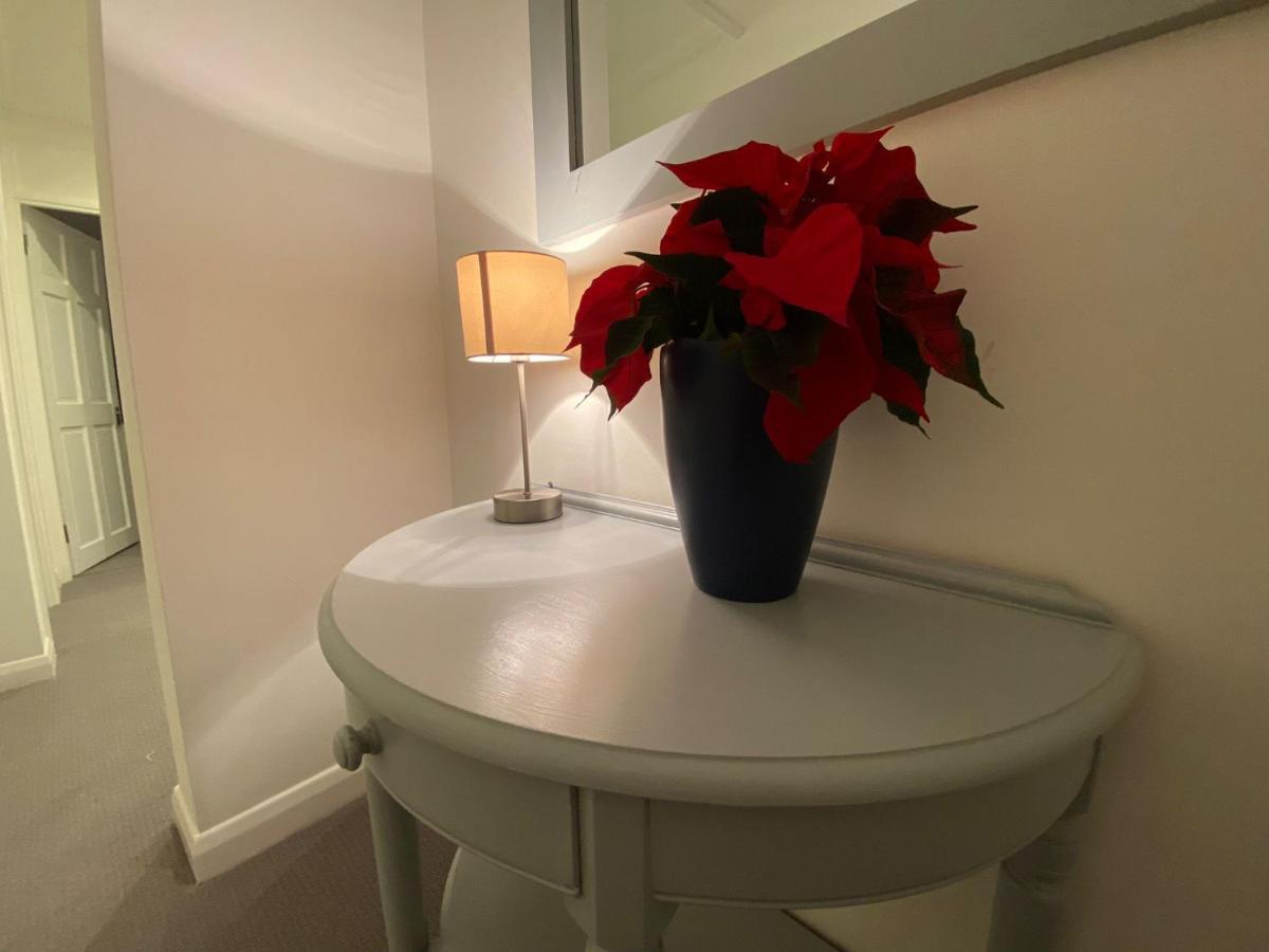 Apartment Grosvenor Pad - Lovely 2-bed Flat - Free On Street Parking *