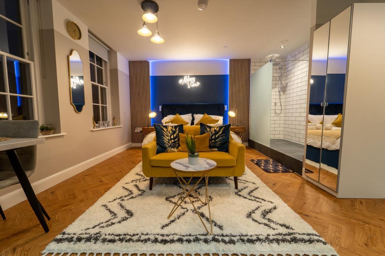 Abbey View Apartment *