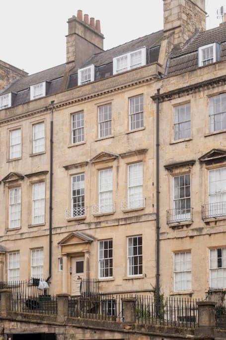 Apartment Stylish With Parking - Garden And Workspace Bath