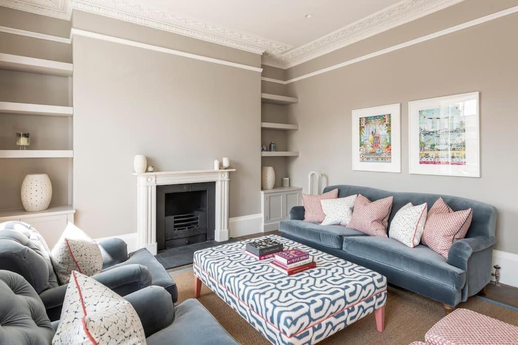 Dunsford House - Elegant Townhouse With Parking Holiday home *
