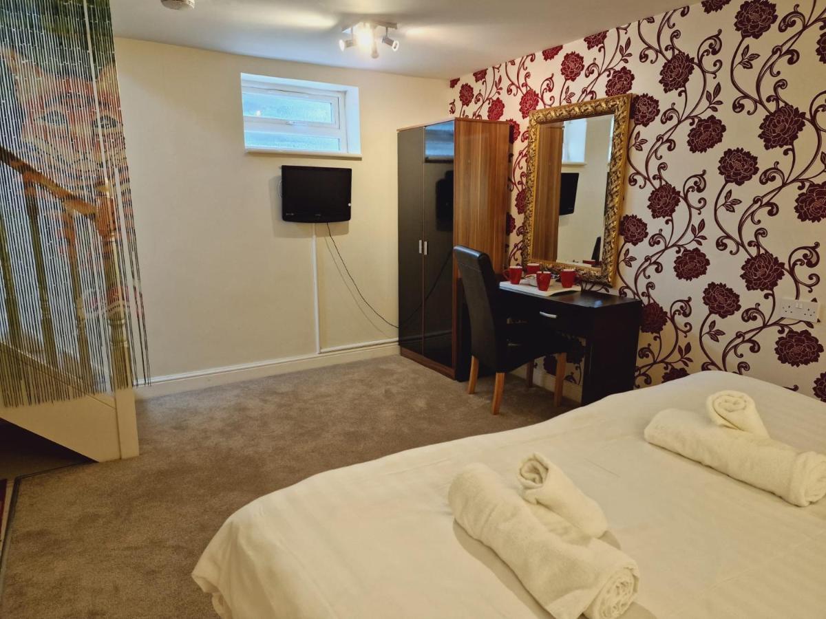 Guest house Wentworth House - Free Parking 4*