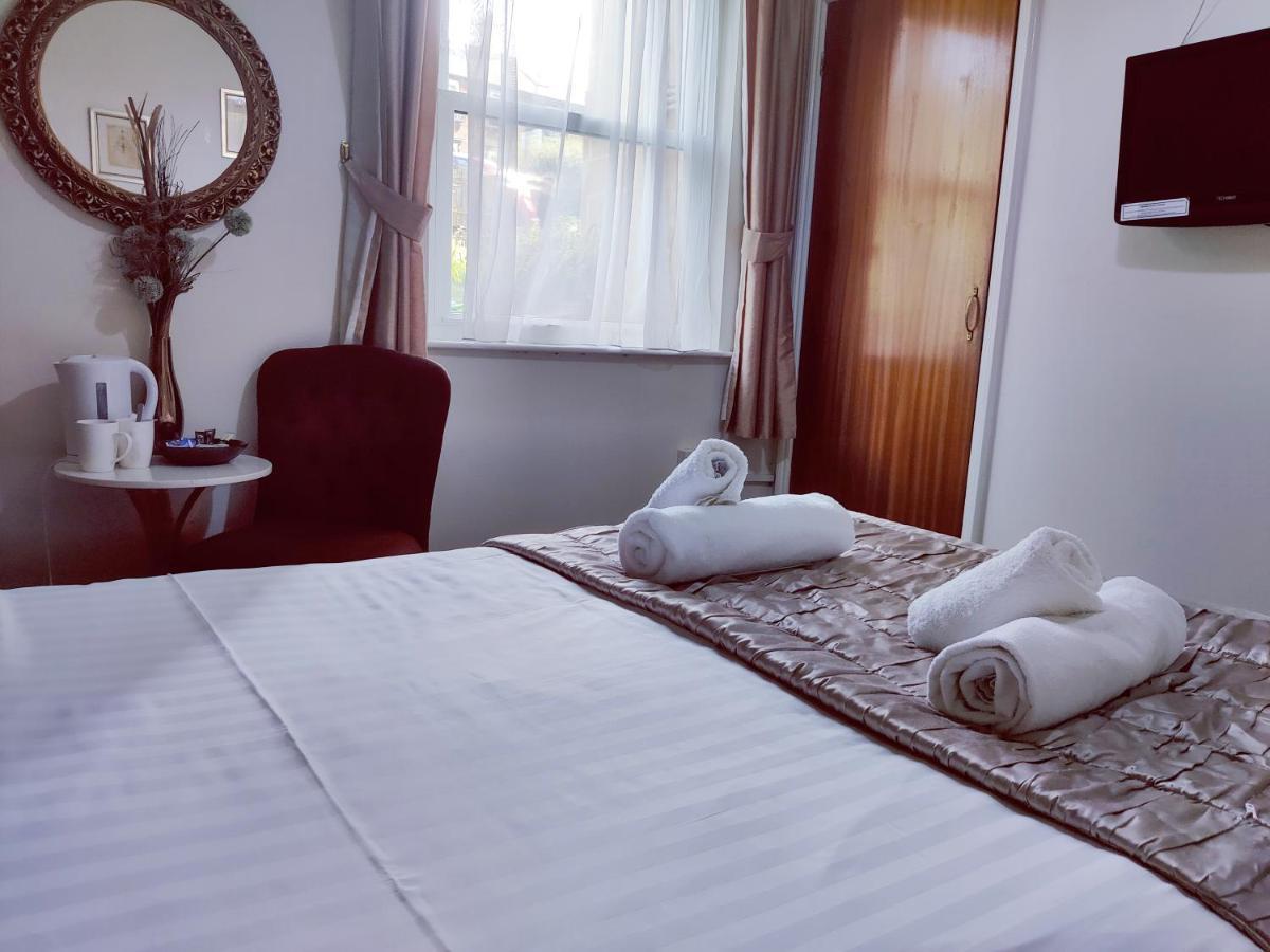 Guest house Wentworth House - Free Parking