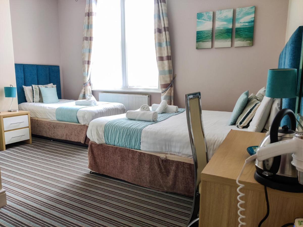 Wentworth House - Free Parking Guest house
