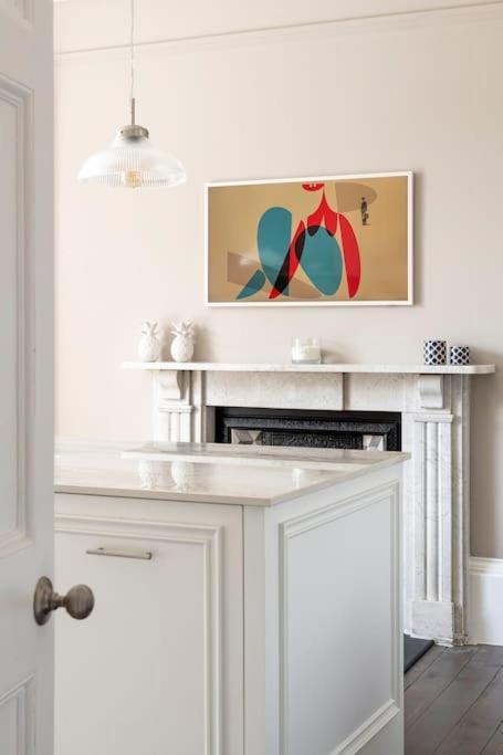 Dunsford House - Elegant Townhouse With Parking Holiday home *