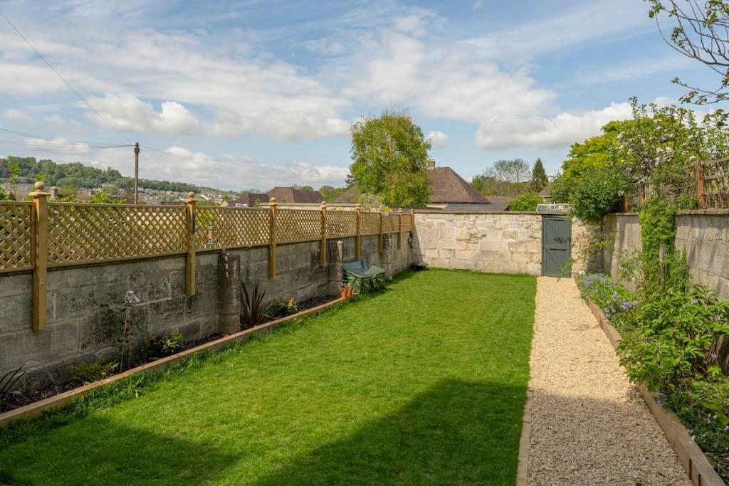 Dunsford House - Elegant Townhouse With Parking Holiday home Bath