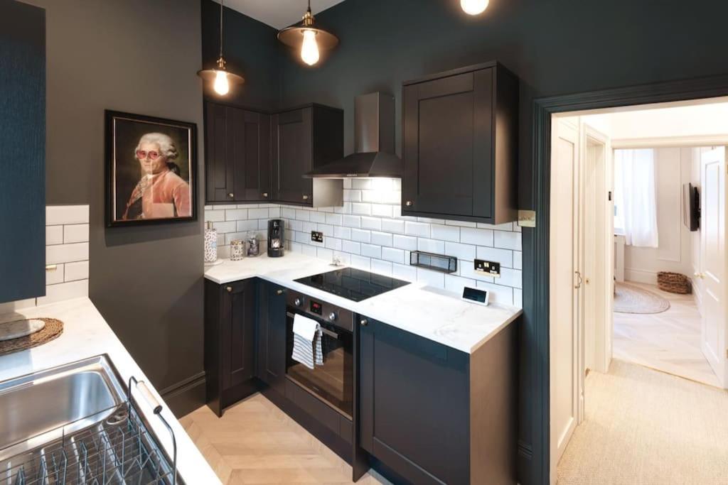 Stylish Georgian Flat - Ba1 - Walk To Crescent Apartment