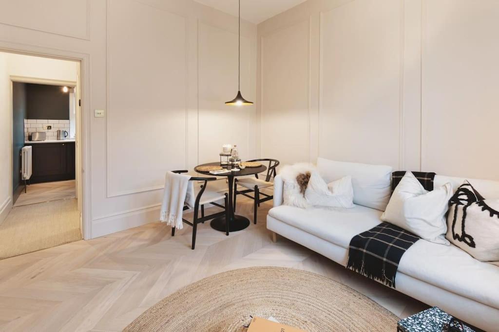 Stylish Georgian Flat - Ba1 - Walk To Crescent Bath