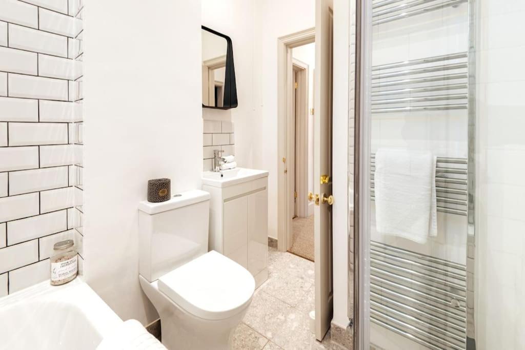 Stylish Georgian Flat - Ba1 - Walk To Crescent Apartment