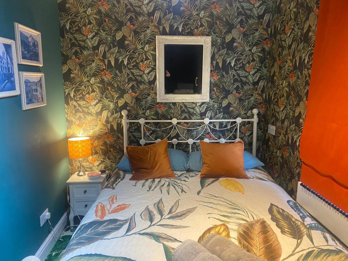 1 Bed *