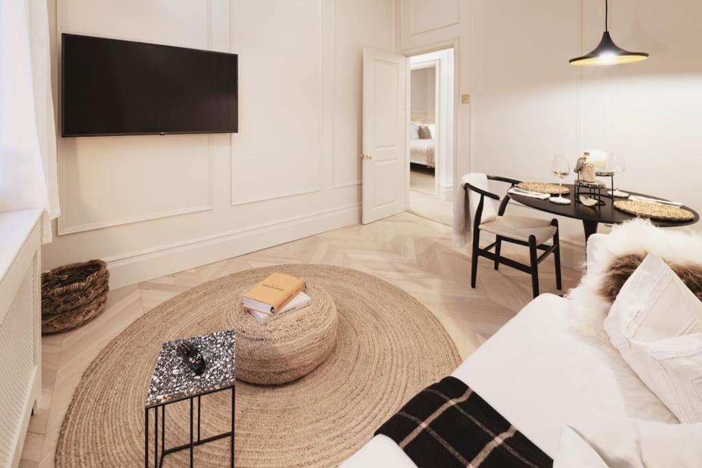Stylish Georgian Flat - Ba1 - Walk To Crescent
