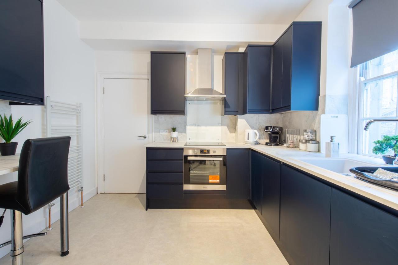 Luxe Maisonette- Parking, 4k Tvs, Leds, Local Snacks And More! *