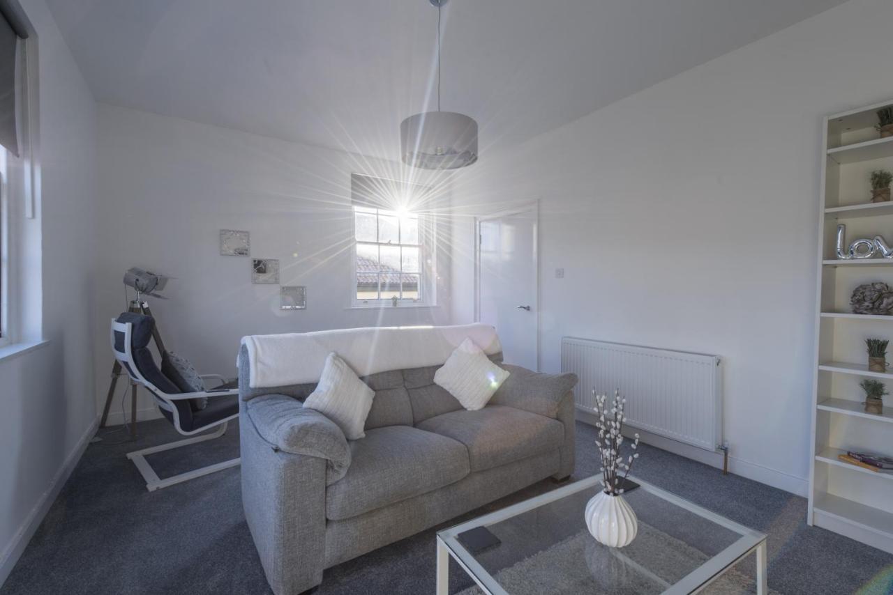 Luxe Maisonette- Parking, 4k Tvs, Leds, Local Snacks And More! Apartment *