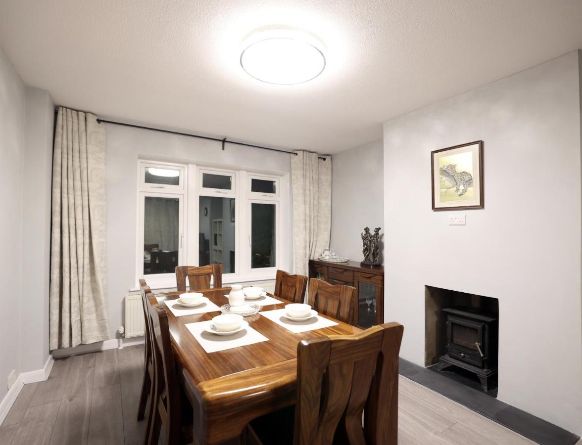 Skyline Spacious 3 Bed House For Family Bath
