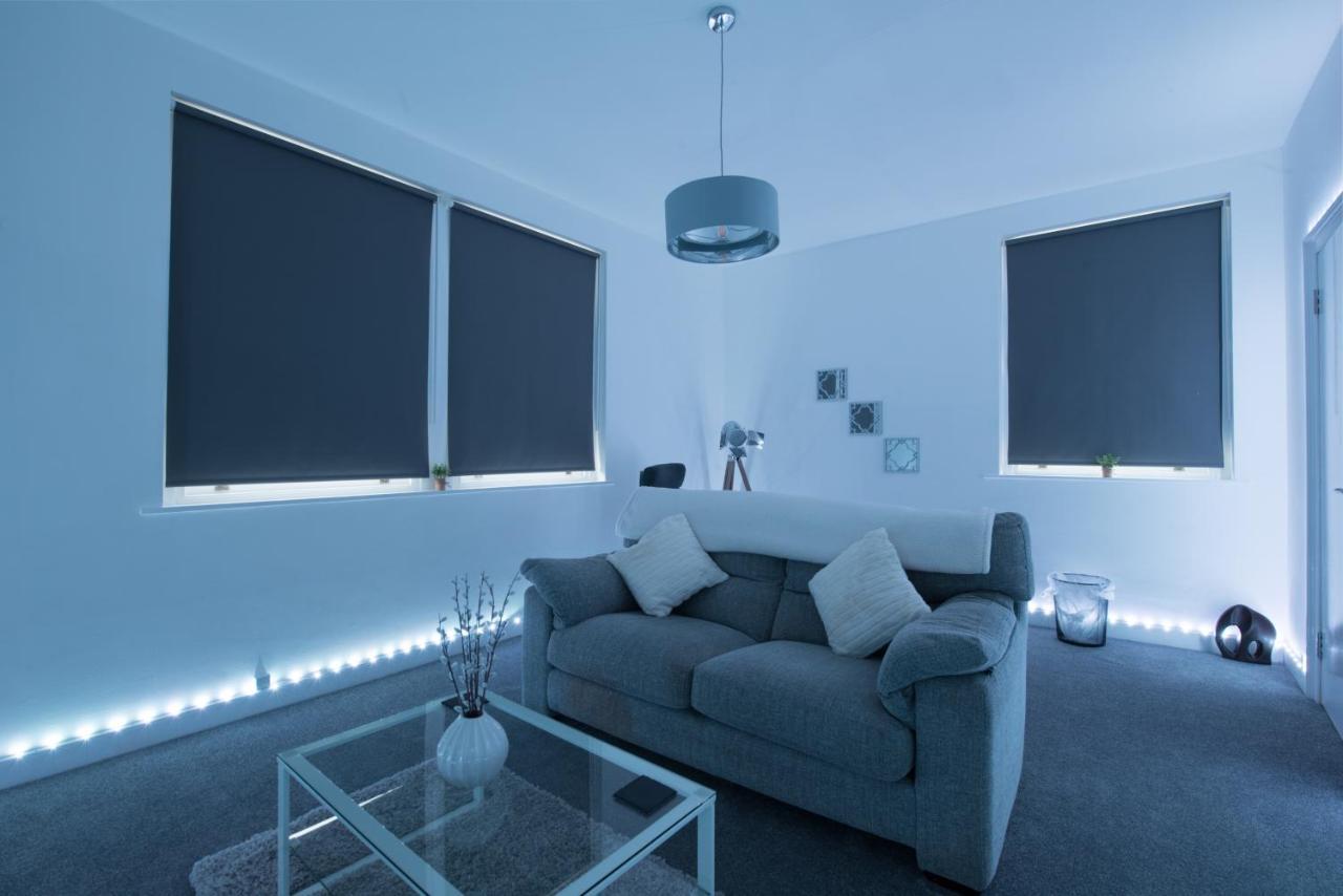 Luxe Maisonette- Parking, 4k Tvs, Leds, Local Snacks And More! *