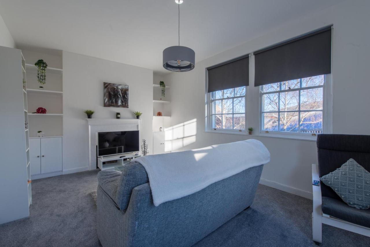 Luxe Maisonette- Parking, 4k Tvs, Leds, Local Snacks And More! Apartment