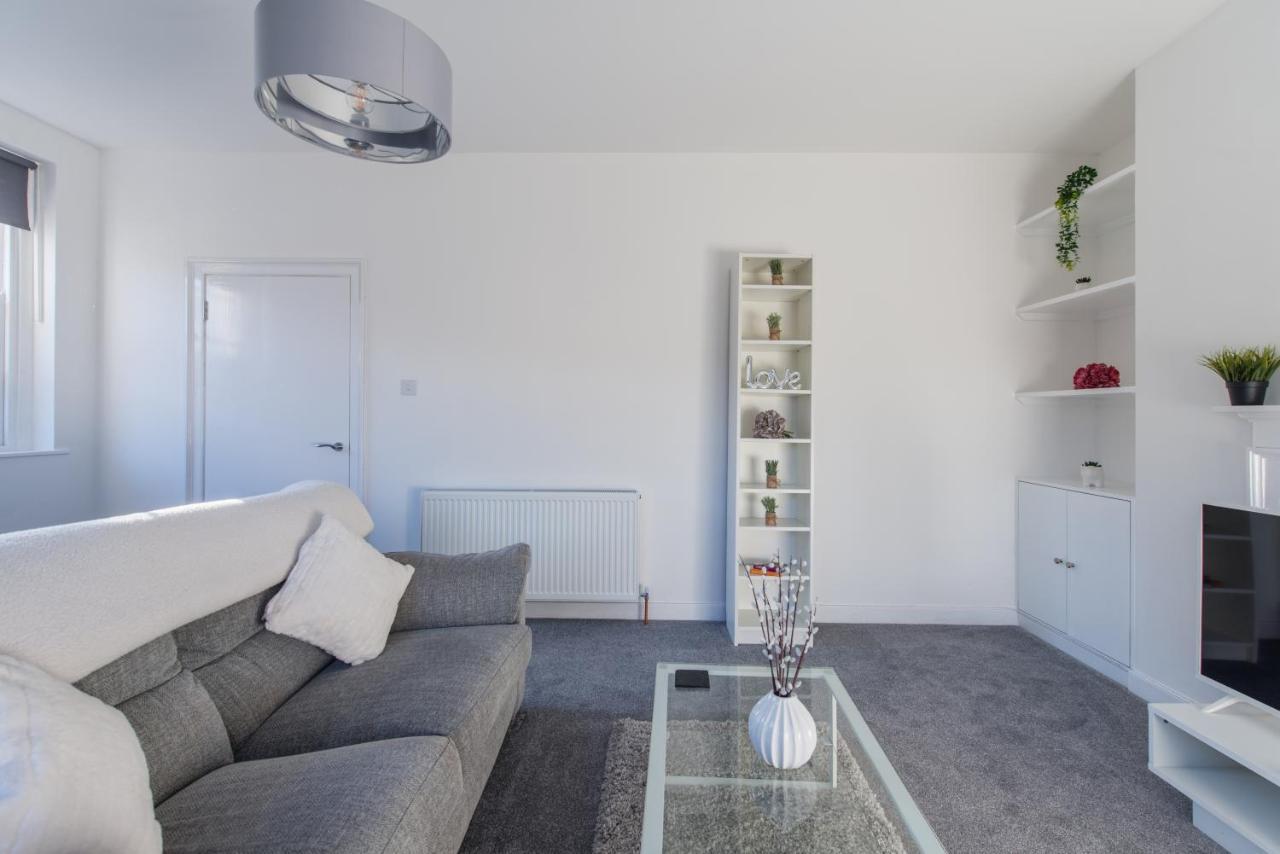 Apartment Luxe Maisonette- Parking, 4k Tvs, Leds, Local Snacks And More! *