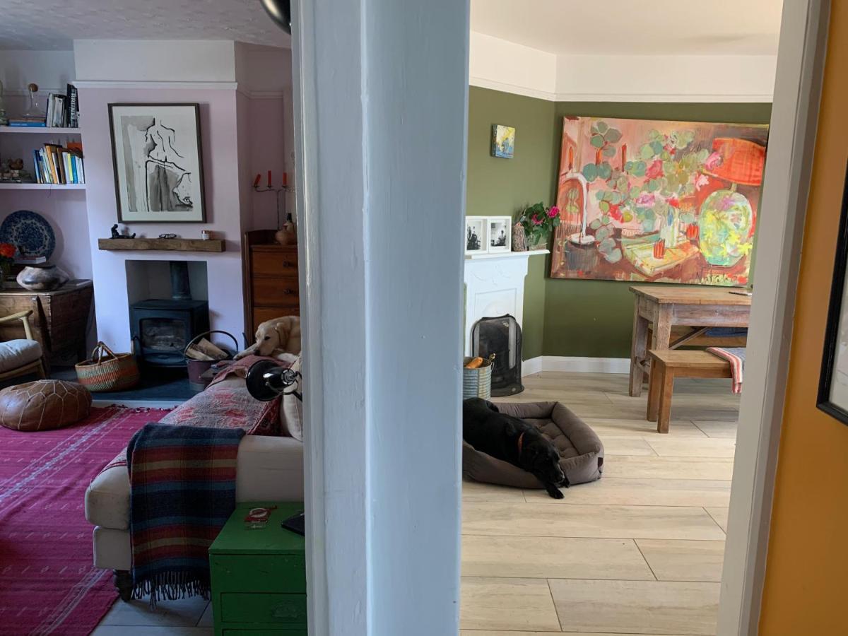Artist's With Views Over Homestay *