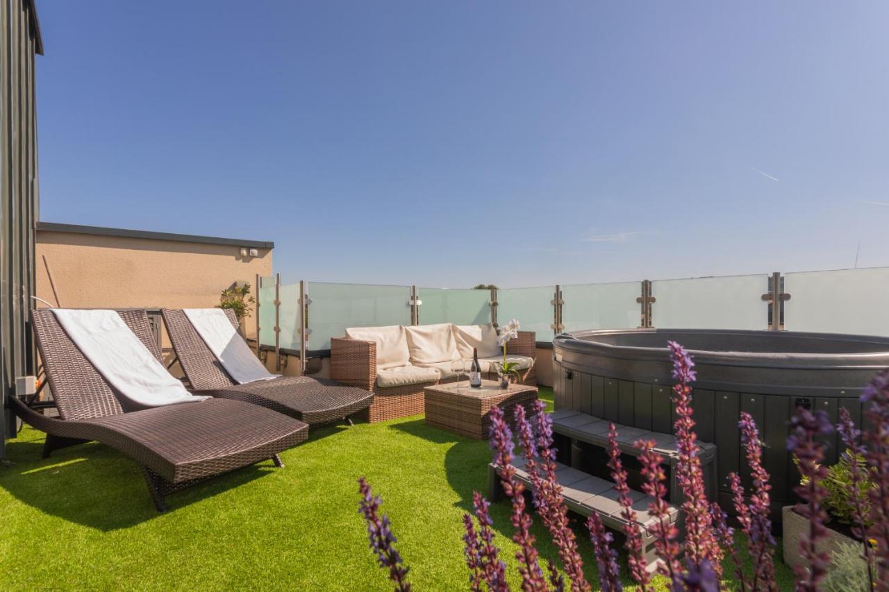 Henge House, Penthouse *