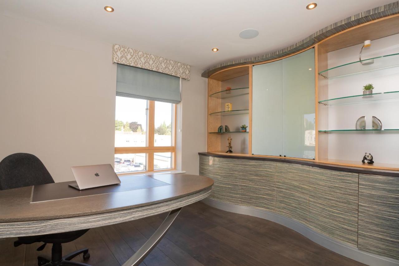 Henge House, Penthouse Apartment *