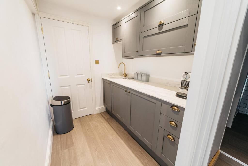 Apartment New -bright -fresh - With Parking & For Electric Cars *