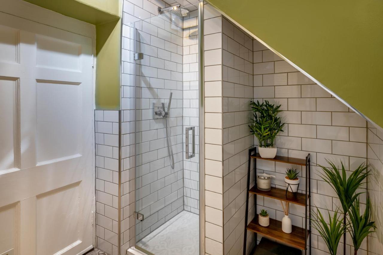 Garden Maisonette In Centre *
