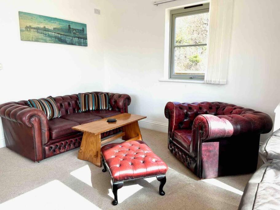 The Gables - Spacious House, Picturesque Views & Free Parking Holiday home