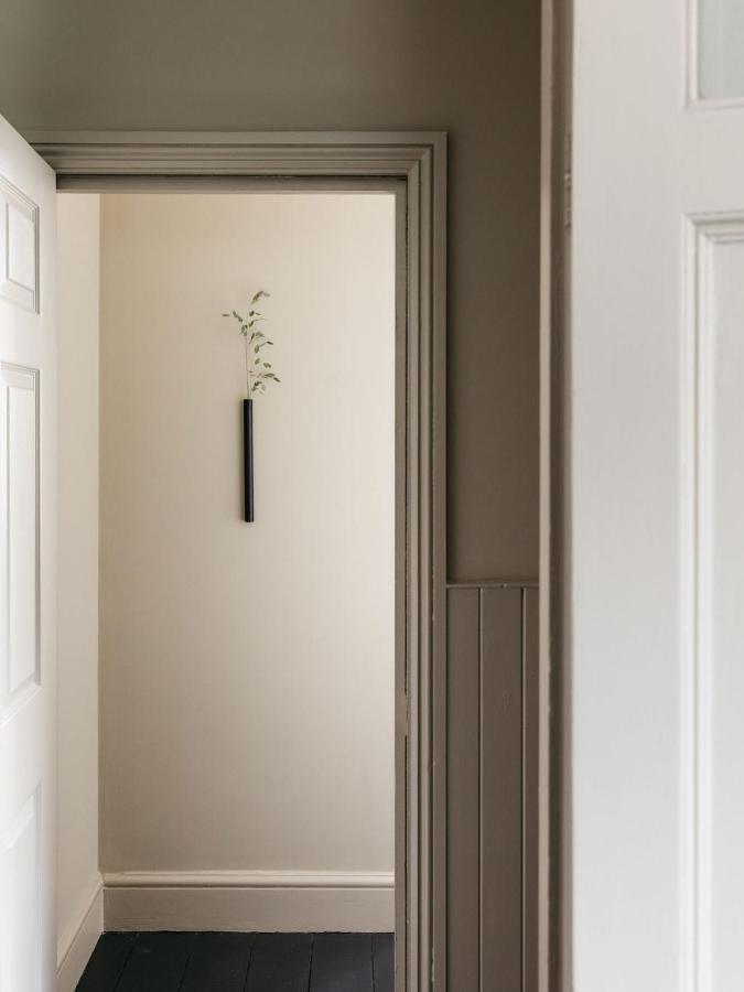 The Curator's - Spacious 2 Bedrooms *