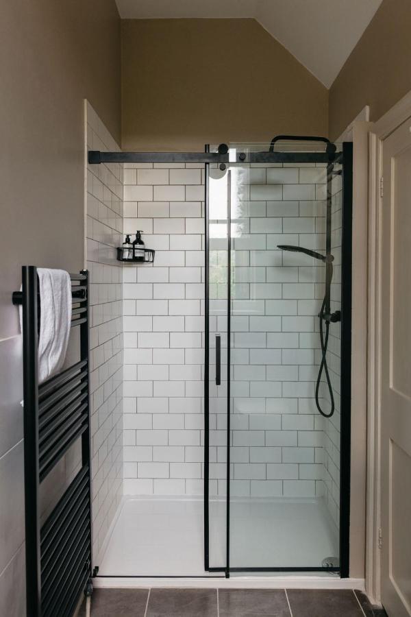 The Curator's - Spacious 2 Bedrooms Apartment