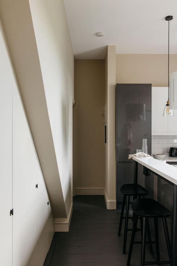 The Curator's - Spacious 2 Bedrooms Apartment *
