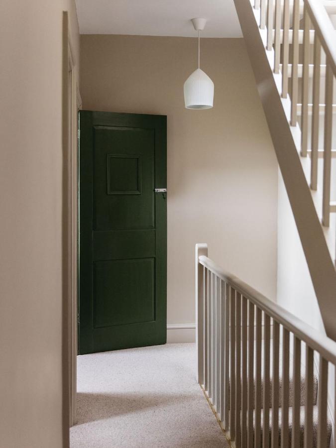 The Curator's - Spacious 2 Bedrooms Apartment