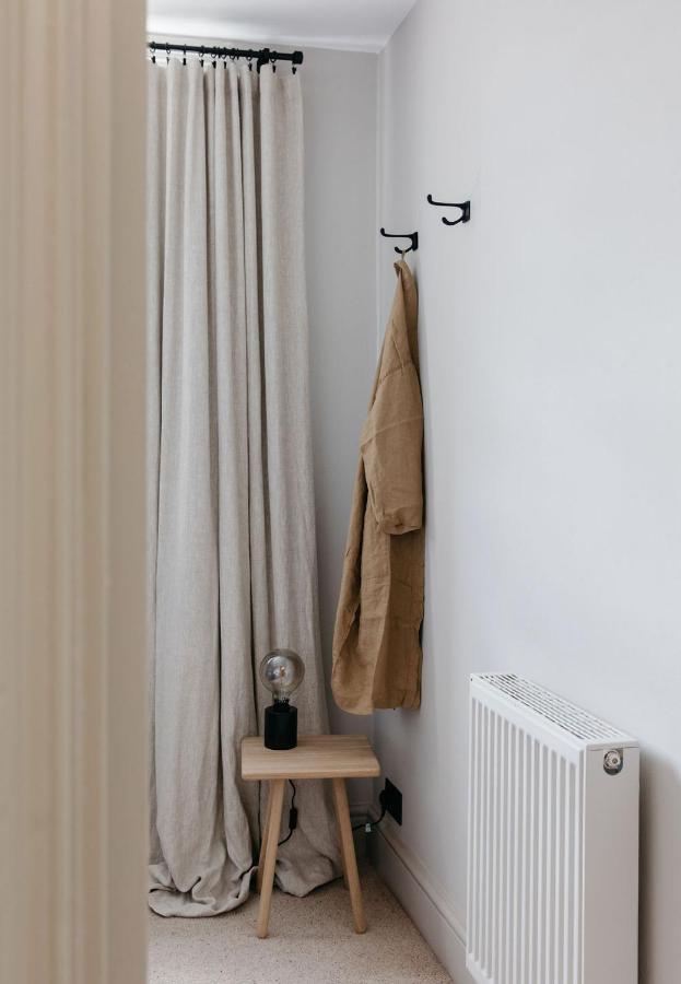 The Curator's - Spacious 2 Bedrooms *