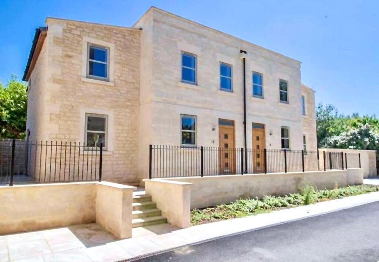 3 York Mews