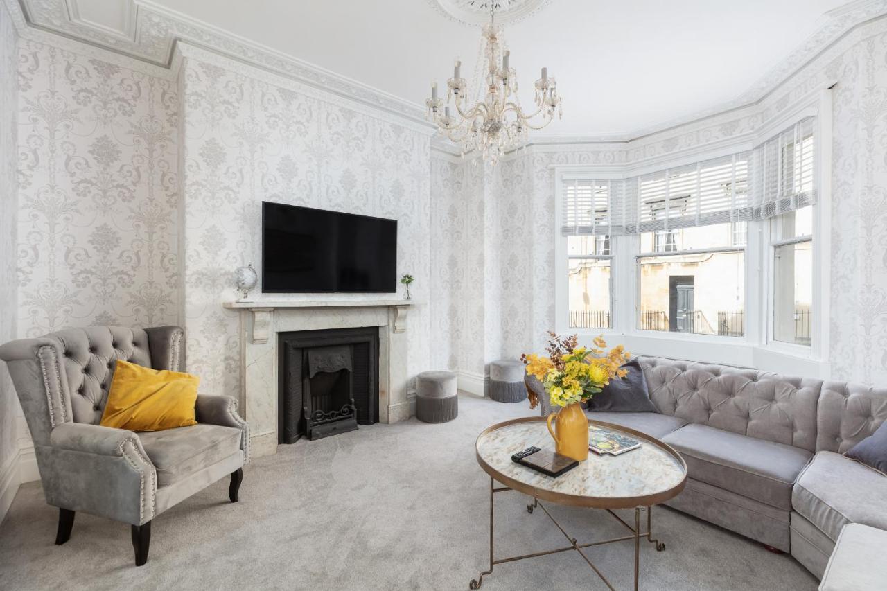 5 Bedroom Magnificent Georgian Townhouse- Centre Bath