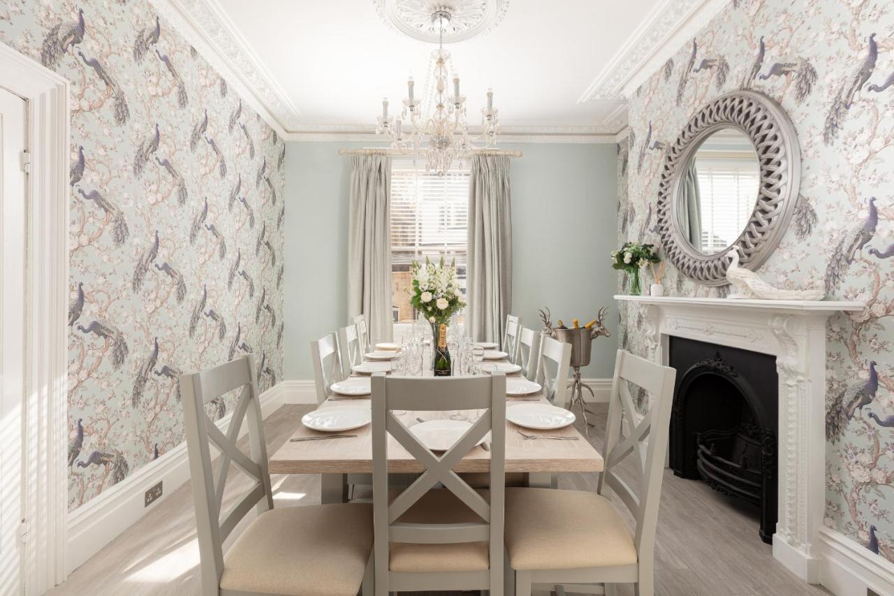 5 Bedroom Magnificent Georgian Townhouse- Centre *
