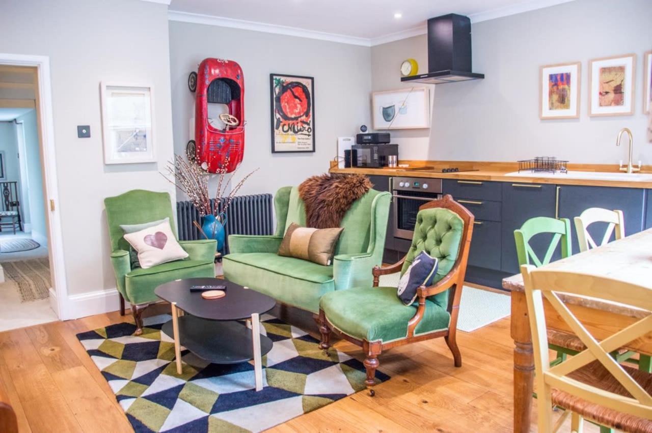 Unique 2 Bed In The Heart Of With Parking * Bath
