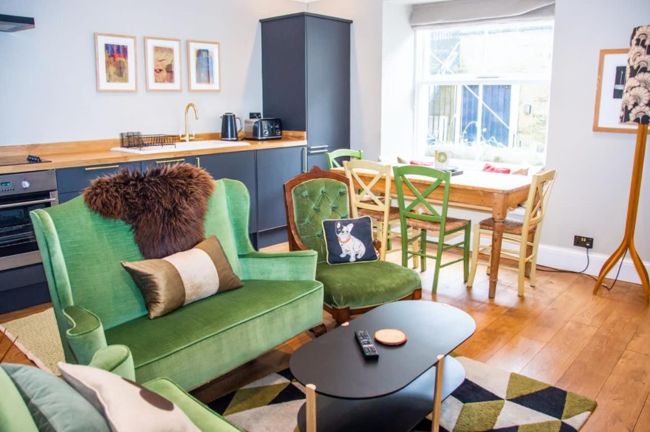 Unique 2 Bed In The Heart Of With Parking * Bath