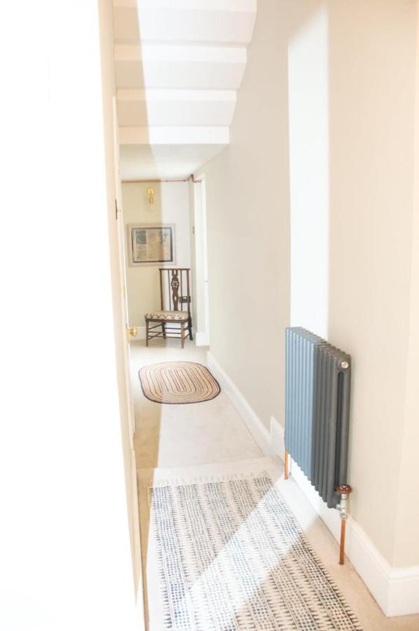 Unique 2 Bed In The Heart Of With Parking Apartment Bath