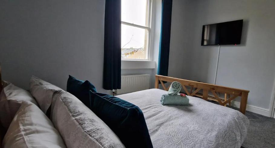 The Henrietta - With Parking Apartment *