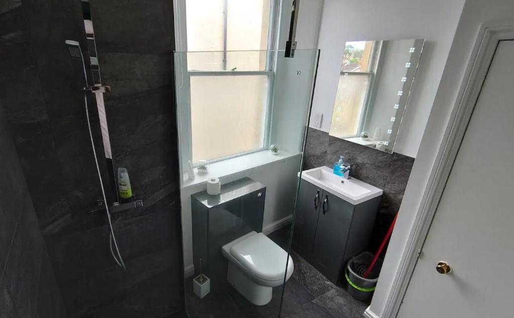 Apartment The Henrietta - With Parking Bath