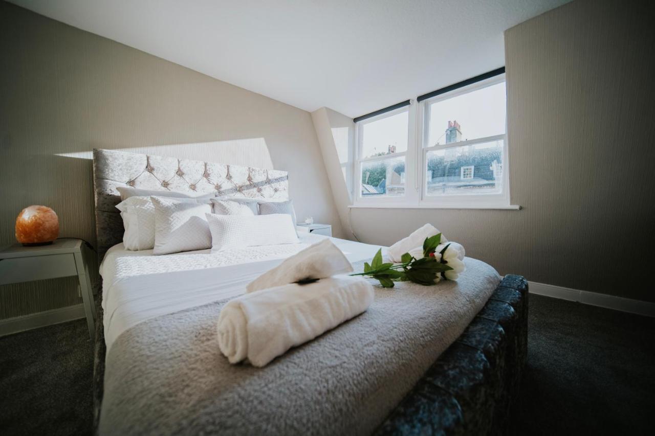 Roman Penthouse- City Skyline Views, 4k Tvs, 5g Wifi And More! Apartment Bath
