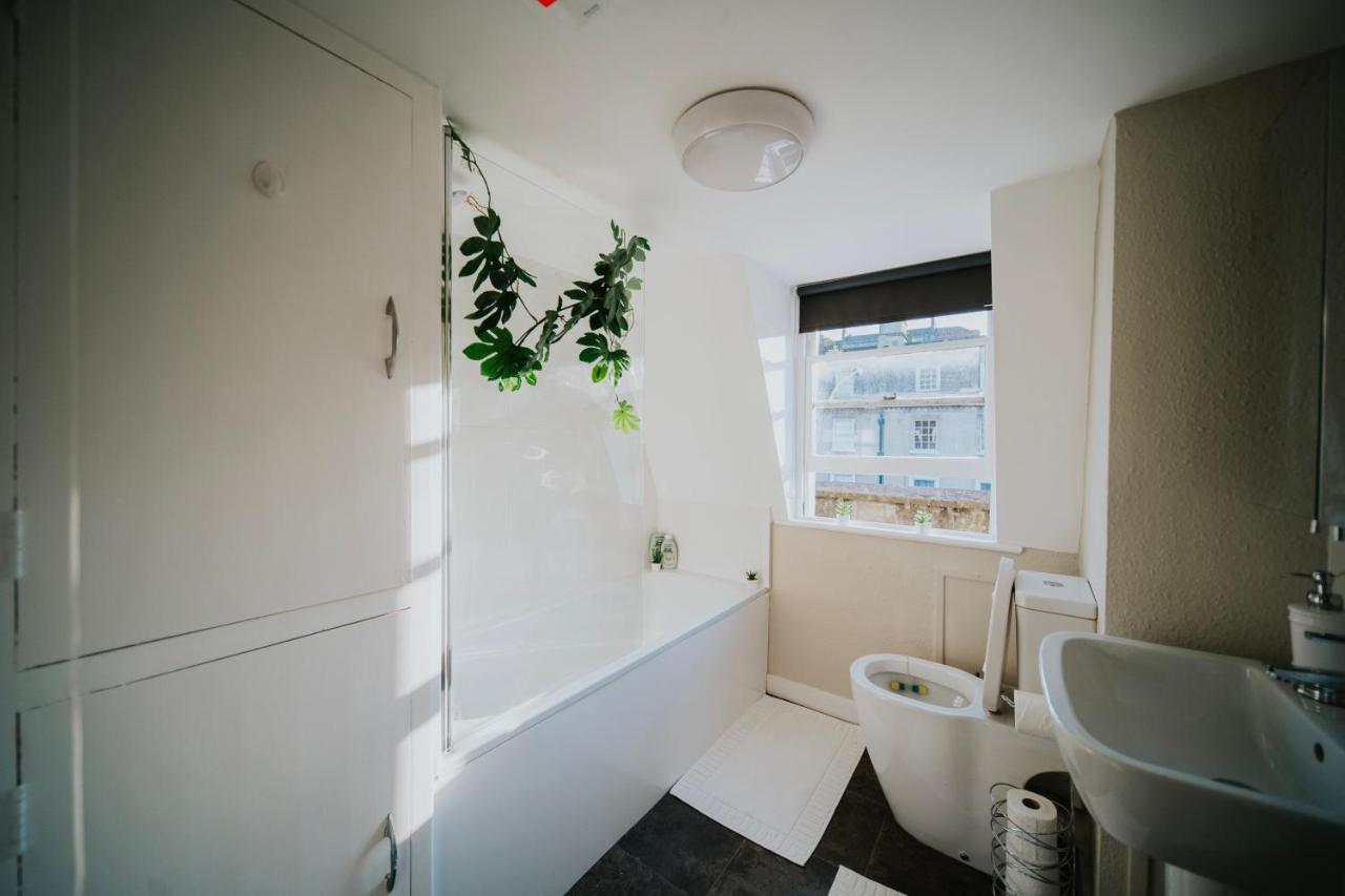Roman Penthouse- City Skyline Views, 4k Tvs, 5g Wifi And More! Apartment