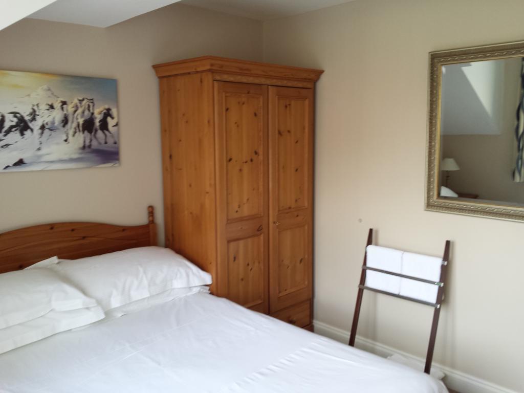 Glenade Bed & Breakfast Bath