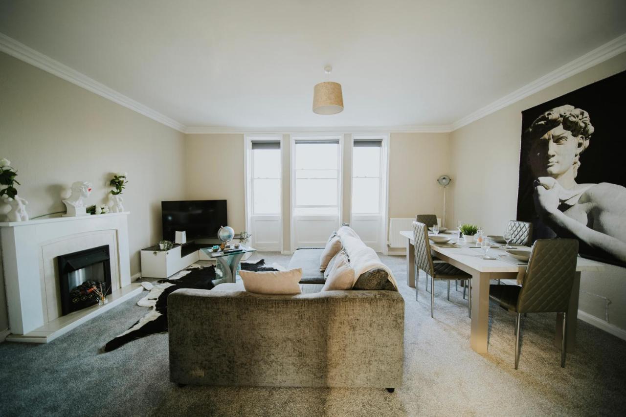 Roman Penthouse- City Skyline Views, 4k Tvs, 5g Wifi And More! Bath