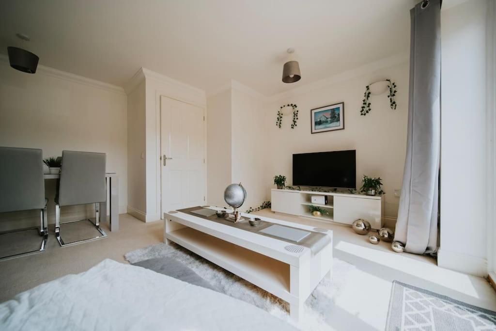 Linen Cottage- Parking, Leds, 4k Tvs, 5g Wifi And More! Holiday home *