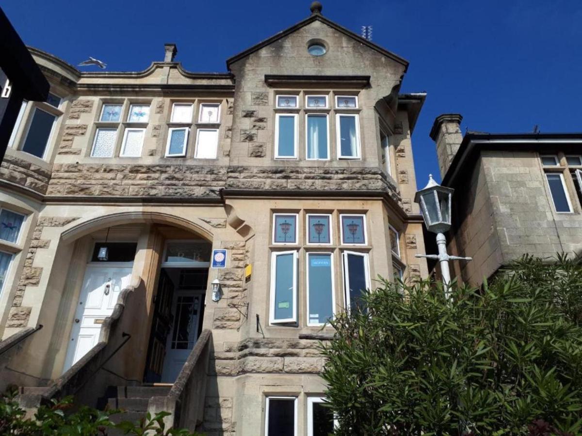 Oyo 3 Crescent Gardens Hotel 3*