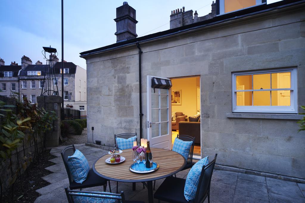 Circle Camden House Bath