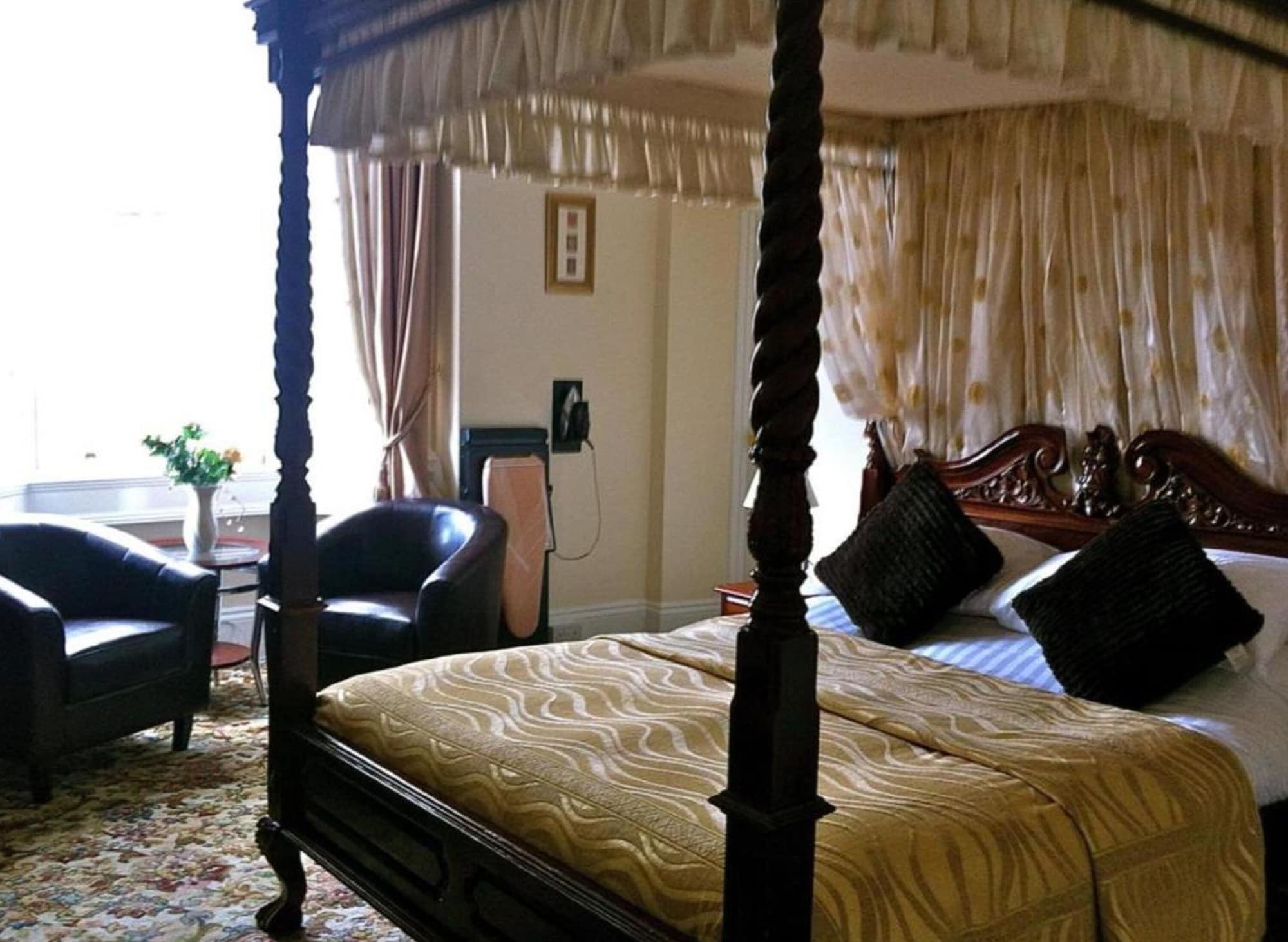 Guest house Wentworth House - Free Parking