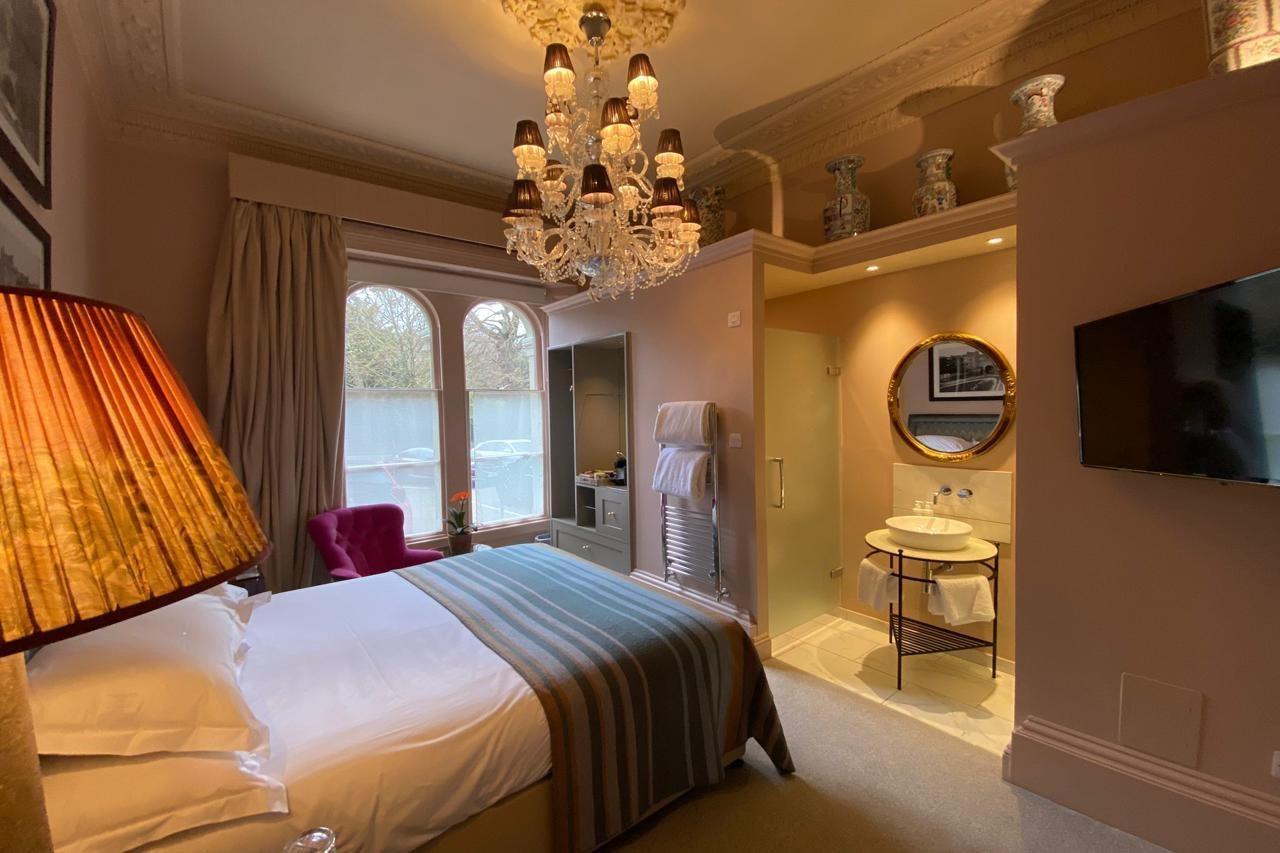 The Bird, Hotel 4*