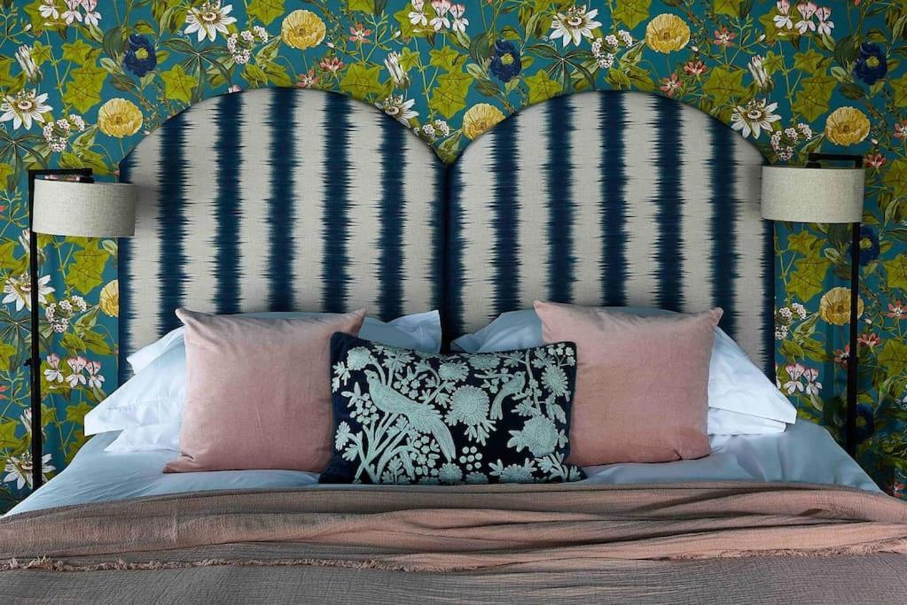 The Lark - High Style By The Baths Holiday home