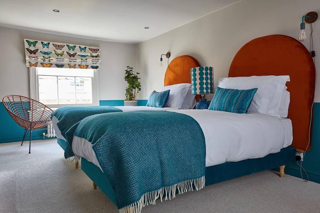 The Lark - High Style By The Baths Holiday home